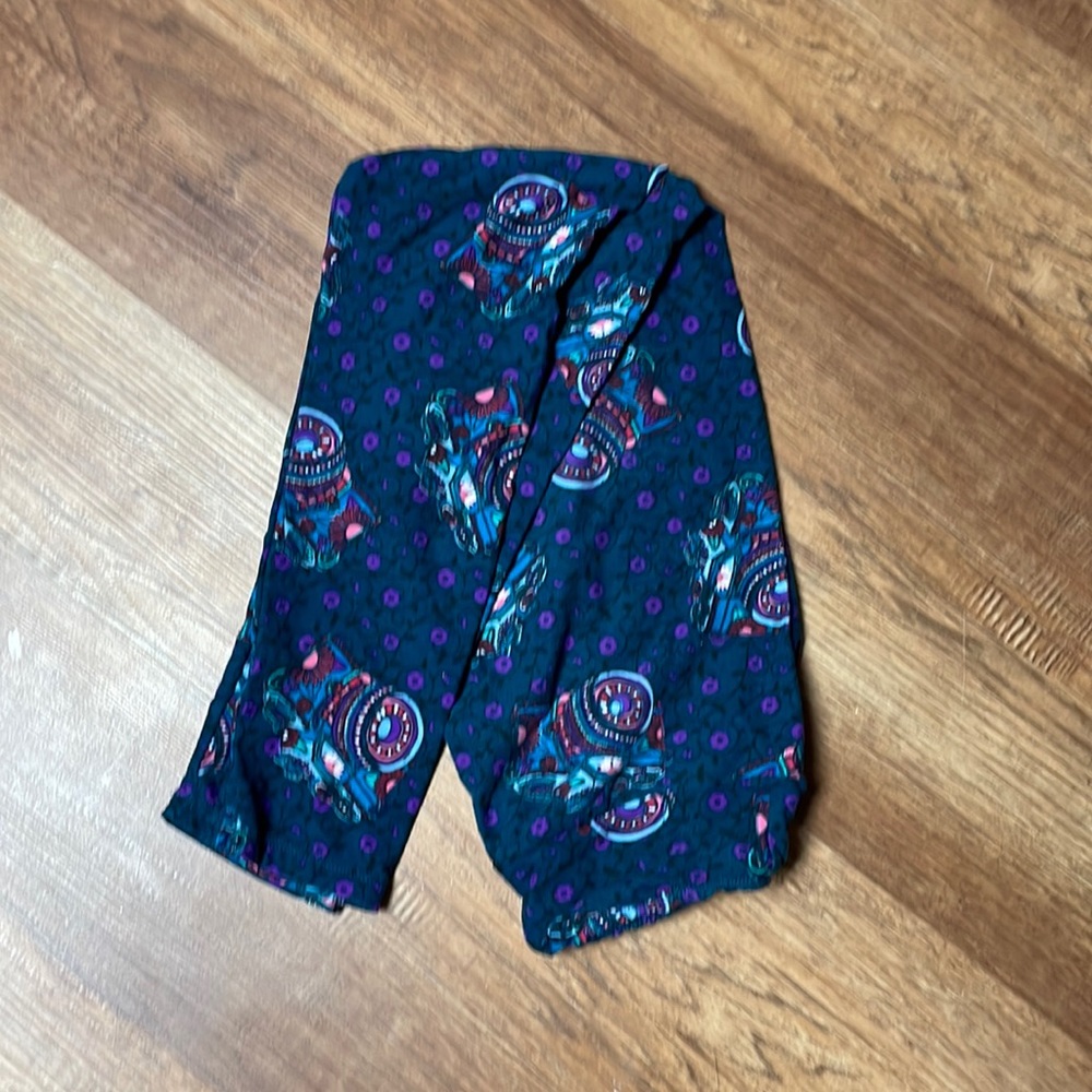 LulaRoe Camera leggings ✨20% off 3+ bundle✨